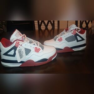 (Men Sz 10) Jordan 4 Fire Red - With tag/Shoe tree - (Non Origional Box)